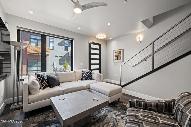 Building Photo - 104 High St