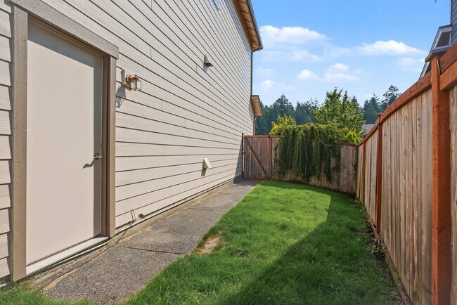 Building Photo - 1874 Miller Dr