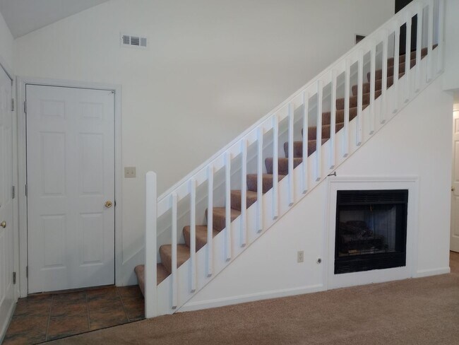 Building Photo - 2416-2418 Calder Ct.