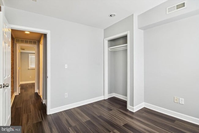 Building Photo - 1609 Olive St