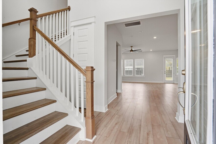 Building Photo - 392 Parish Farms Dr