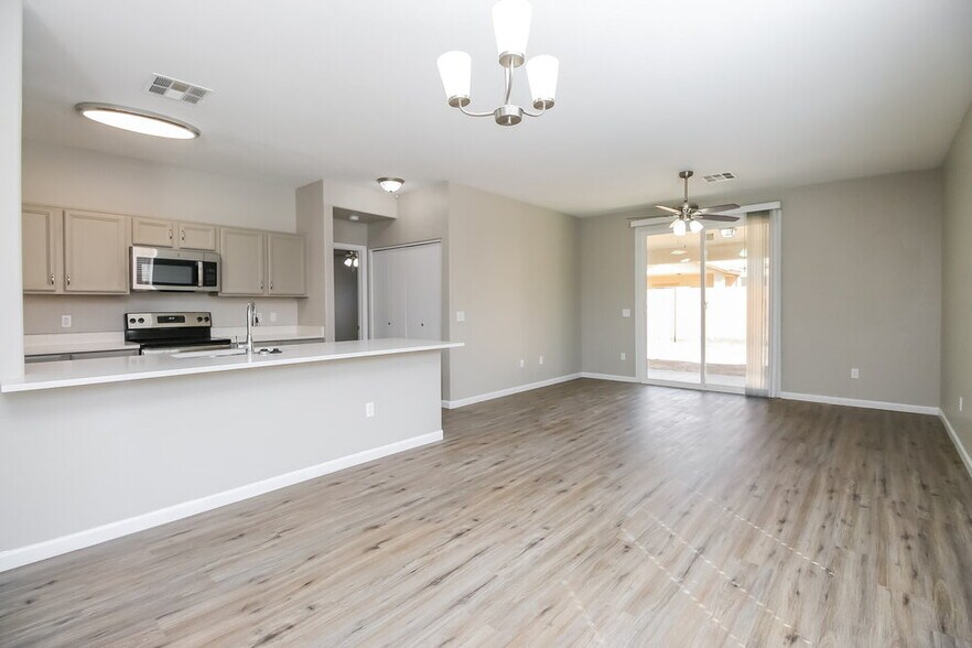 Building Photo - 3974 E Latham Way