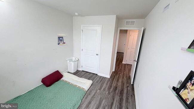 Building Photo - 20 Nelsons Wy