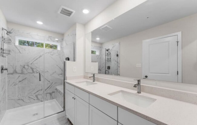 Building Photo - 2942 Bridgewater Dr