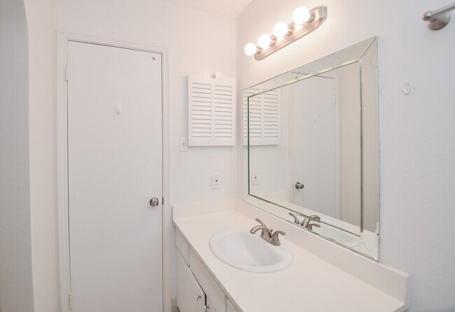 Building Photo - 854 Wax Myrtle Ln