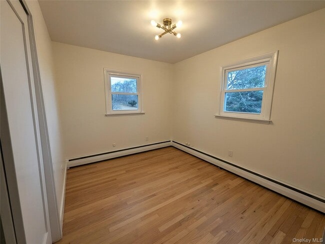 Building Photo - 727 NY-302