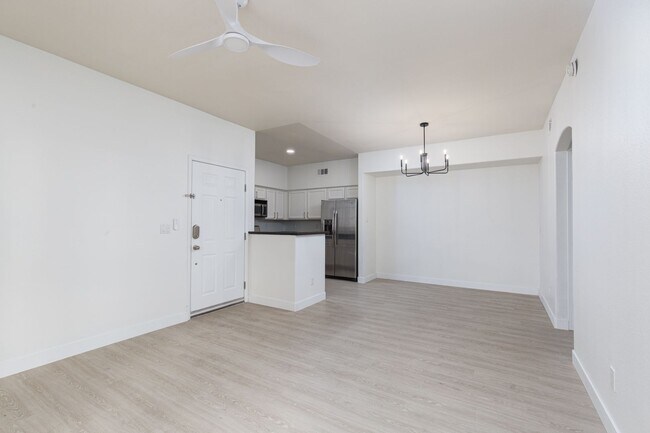 Building Photo - First floor unit in gated Summerlin community