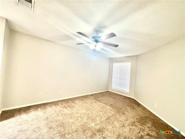 Building Photo - 127 Cabana Dr