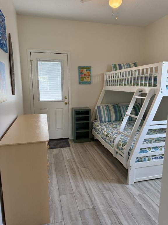 Building Photo - 7908 Sunset Ave