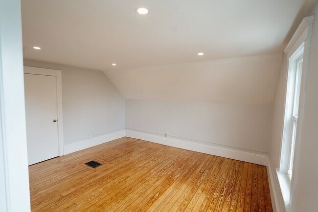 Building Photo - 315 Lafayette St