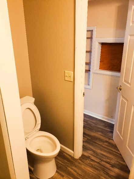 Building Photo - 902 N 9th St