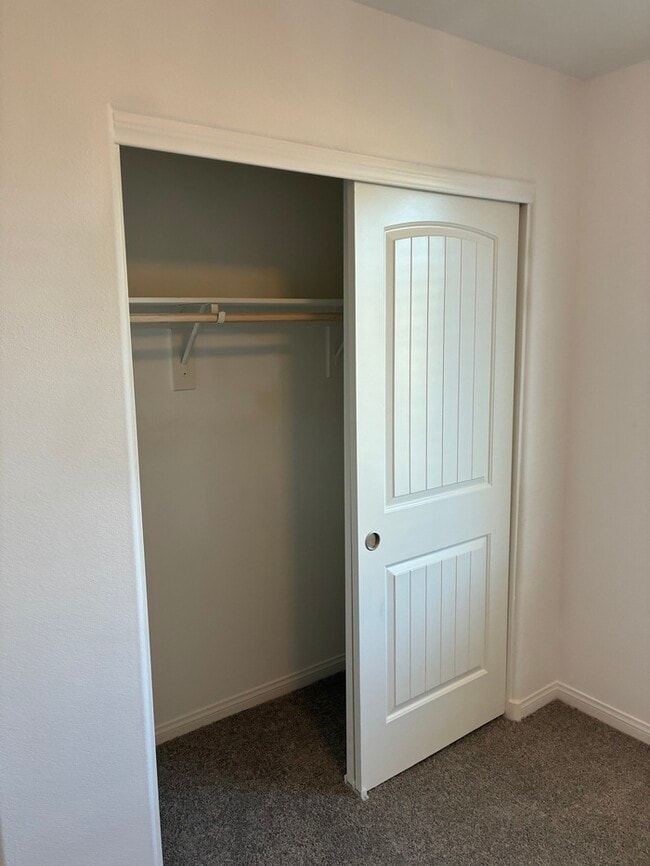Building Photo - Beautiful 4 Bedroom Home in Southwest Vegas!