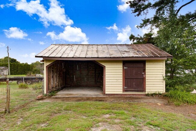 Building Photo - 4856 US Hwy 70 E