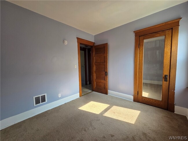 Building Photo - 94 Parkwood Ave