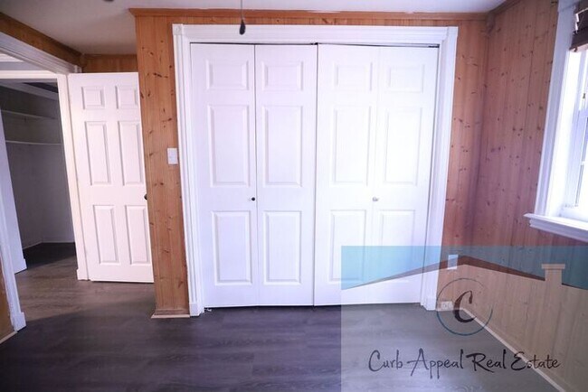 Building Photo - Recently renovated 3 bed, 1 bath house - includes workshop (electricity & bath), storage shed & f...