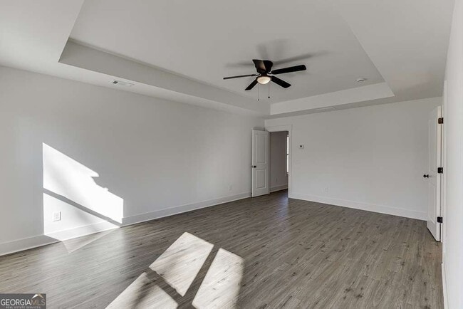 Building Photo - 585 Clayton St