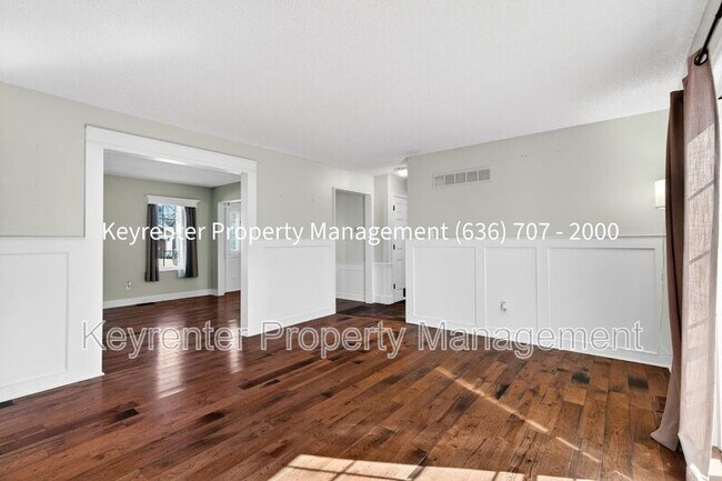 Building Photo - 971 Whispering Ridge Ln