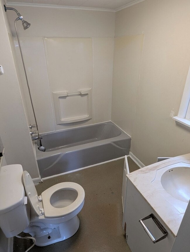 Building Photo - 716 Market St