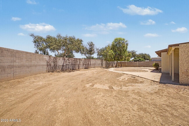 Building Photo - 7014 W Palo Verde Dr