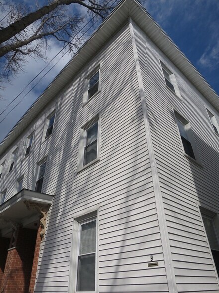 Building Photo - 9 Bristol St