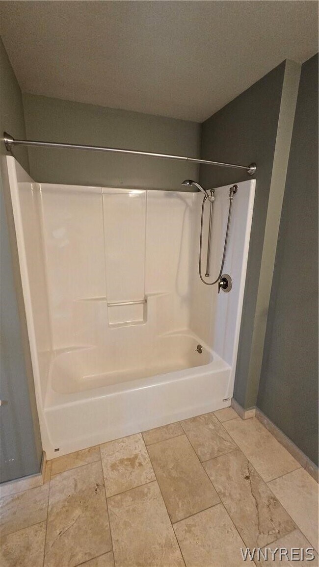 Building Photo - 2917 Main St