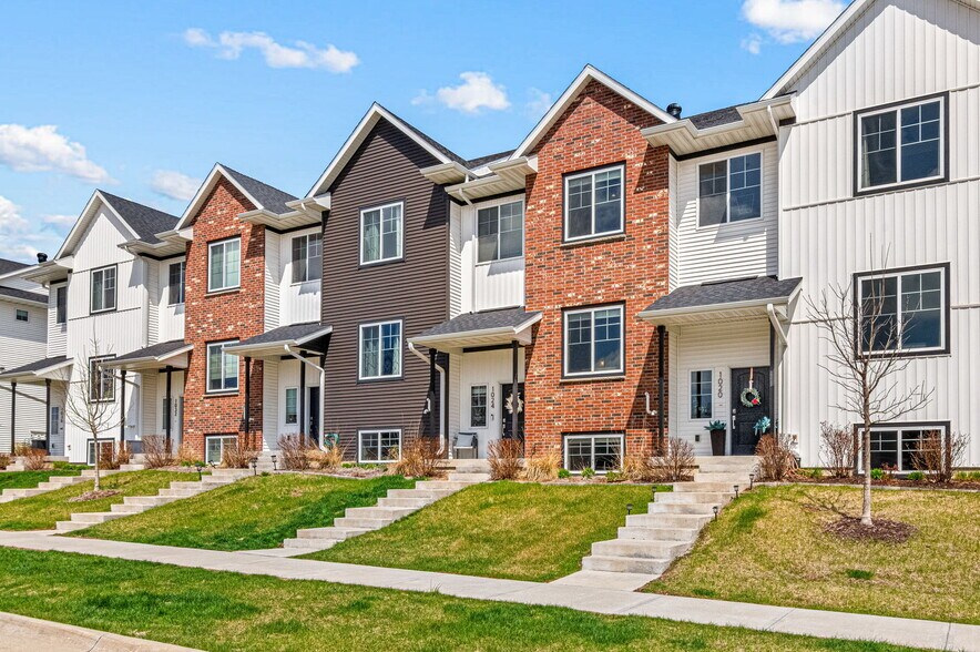 Building Photo - 1024 Dubs Dr