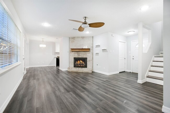 Building Photo - 56 E White Willow Cir