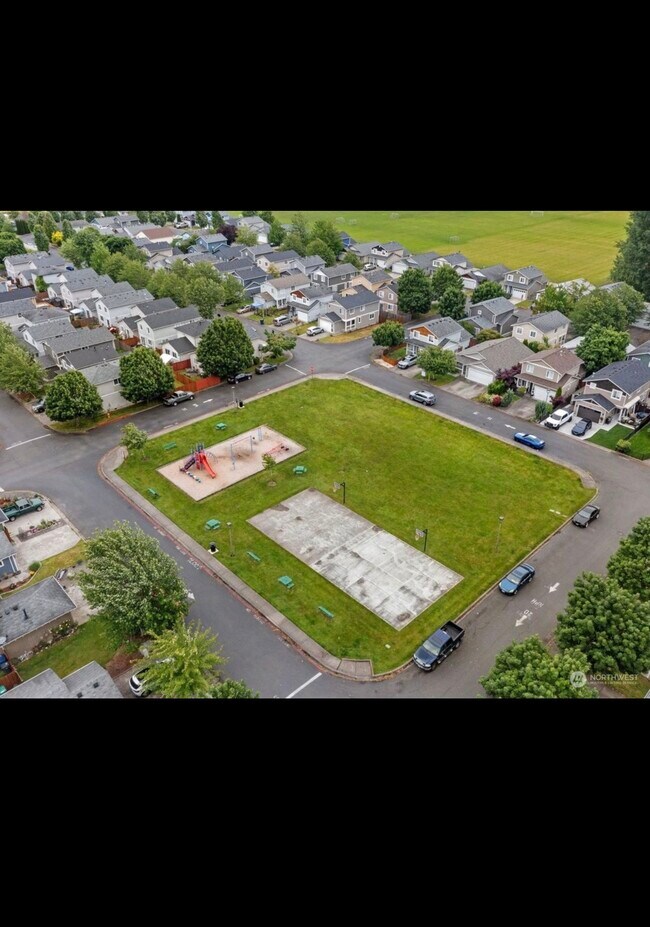 Building Photo - 4331 149th Pl NE