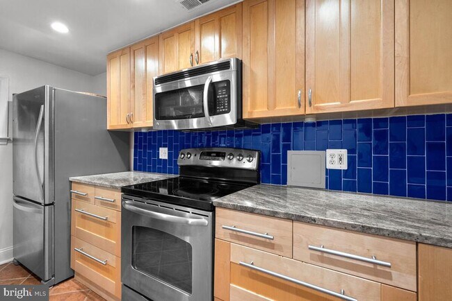 Building Photo - 1434 Potomac Ave SE