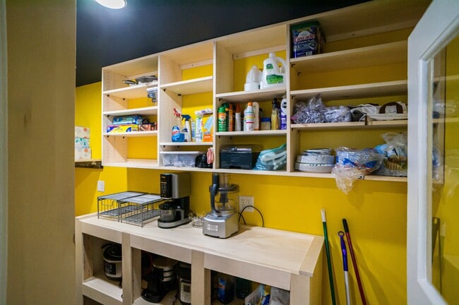 Building Photo - 1547 Norrona Ct SW