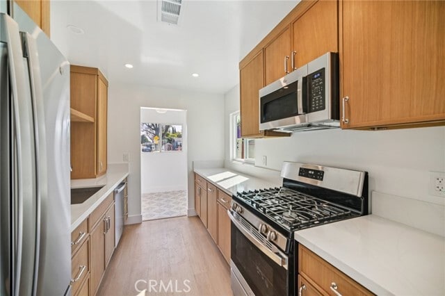 Building Photo - 8061 Hesperia Ave