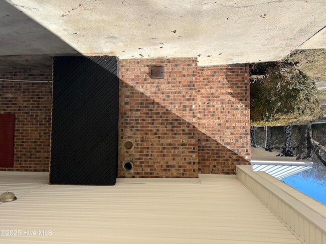 Building Photo - 178 Rosalyn Rd