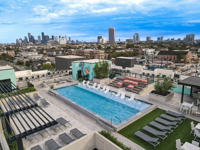 Building Photo - 1111 Shepherd Dr