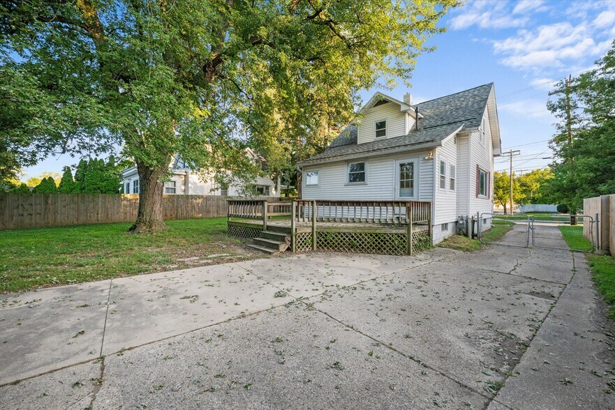 Building Photo - 3148 Glanzman Rd