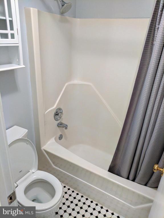 Building Photo - 3719 Madison Ln