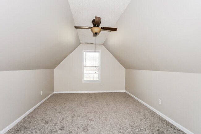 Building Photo - 115 Winding Creek Dr