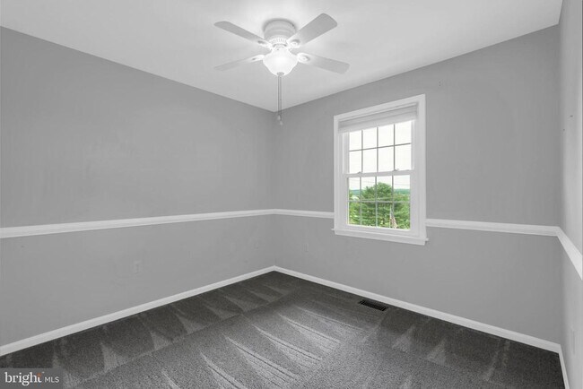 Building Photo - 644 Jasontown Rd