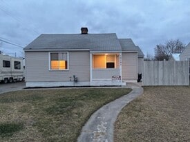 Building Photo - 10105 N Wesley Rd