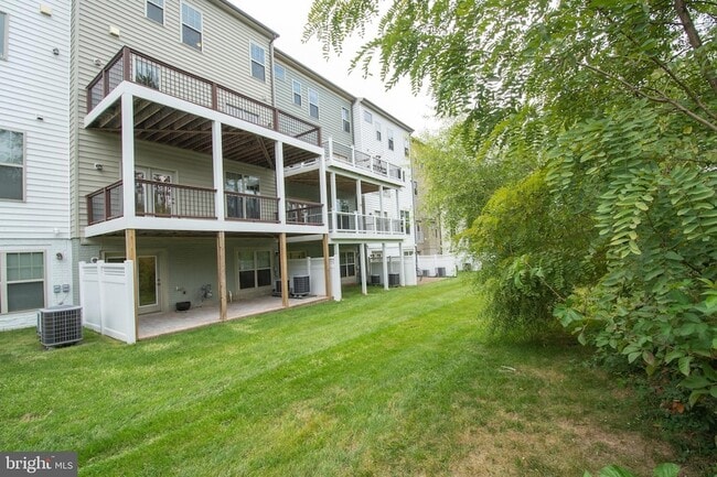 Building Photo - 22199 Falling Terrace