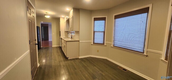 Building Photo - 105 Darr Dr