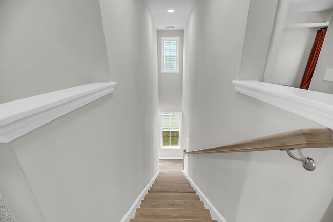 Building Photo - Beautiful 3 bedroom 2.5 bathroom two story home available in North Charleston!