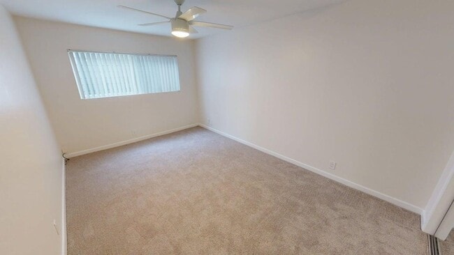 Building Photo - Spacious 2 Bedroom Condo in Central Village with AC. Water, Cable, Trash Included!