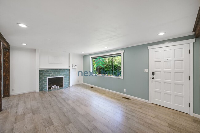 Building Photo - Charming 3-Bed, 2-Bath Remodeled Home in P...