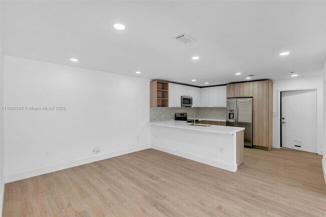 Building Photo - 7461 SW 115th Ct