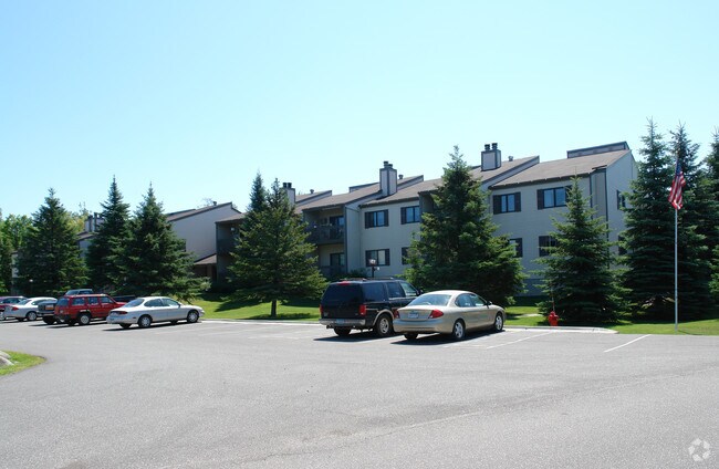 Primary Photo - 10 Village Dr