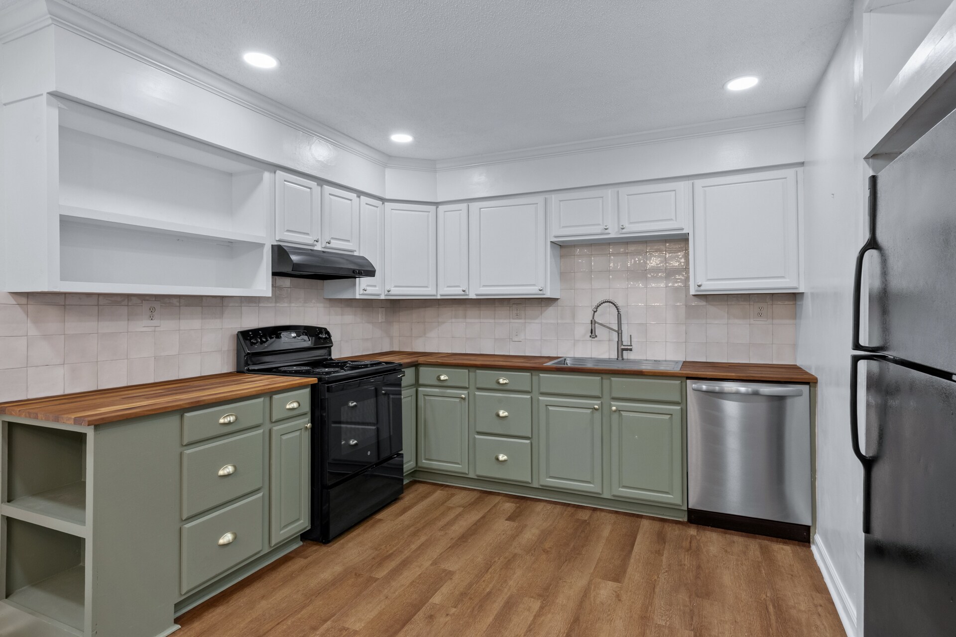 Building Photo - 115 Lucian Cir