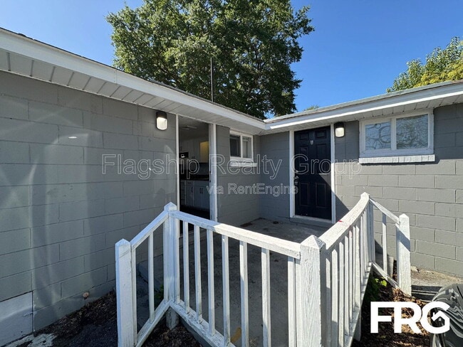 Building Photo - 600 Howell St