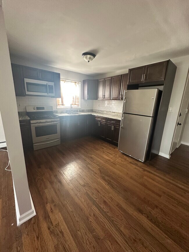 Building Photo - 64 40th St