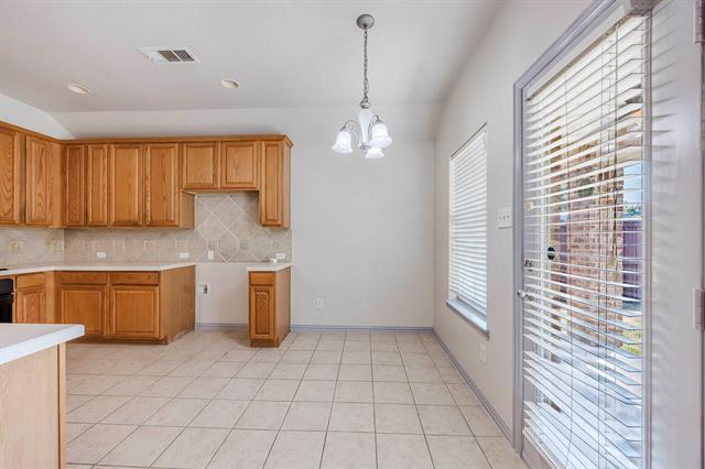 Building Photo - 8127 Robertson Dr