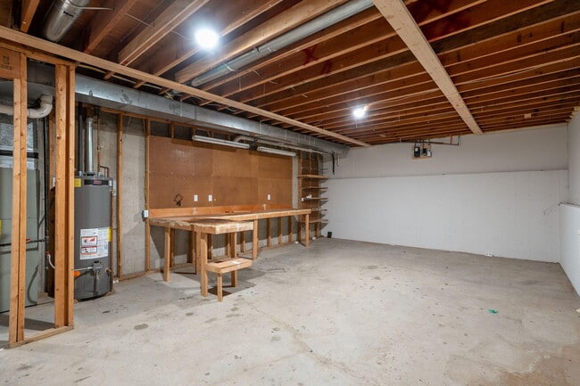 Building Photo - 2301 Grant Ln